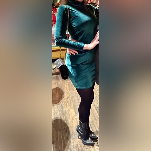 Green Velvet Mini Dress. Size Medium - Picture 15 of 15
